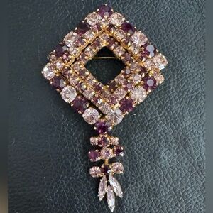 Lovely Vintage Gold Tone Rhinestone Brooch w Pink & Purple Stones